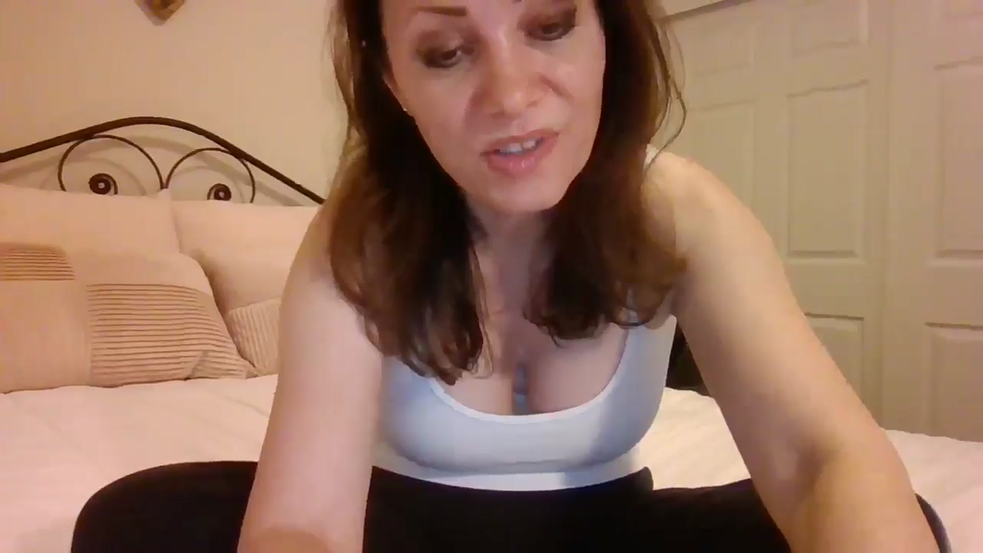 Gallery image thumbnail from LVDOLL's myfreecams stream on, 02/18/2025, 05:43 image 15 of 20