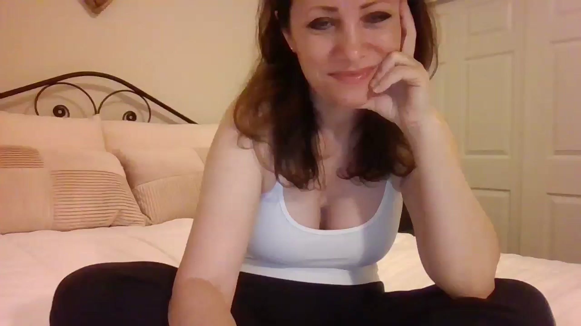 Gallery image thumbnail from LVDOLL's myfreecams stream on, 02/18/2025, 05:43 image 13 of 20