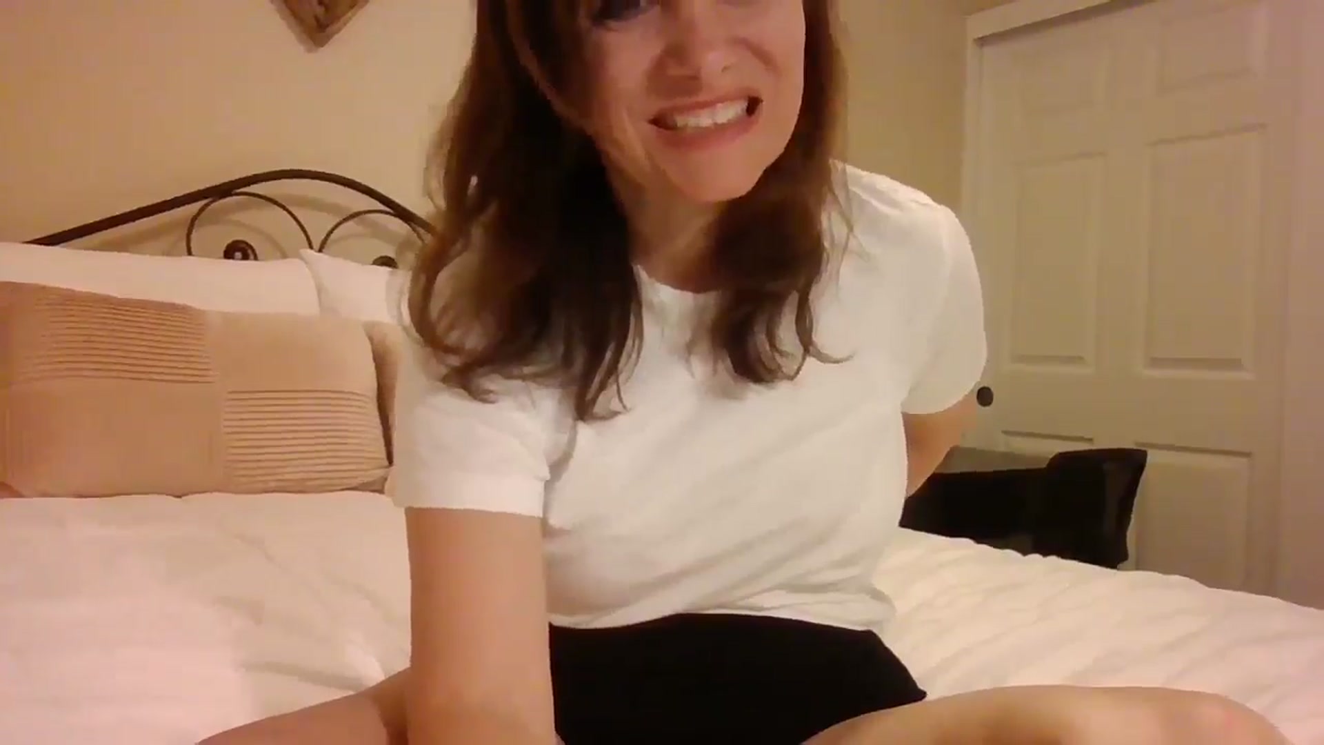 Gallery image thumbnail from LVDOLL's myfreecams stream on, 02/24/2025, 06:18 image 18 of 20