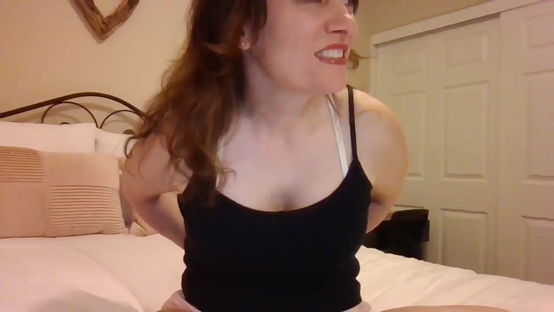 Gallery image thumbnail from LVDOLL's myfreecams stream on, 02/26/2025, 03:51 image 13 of 20
