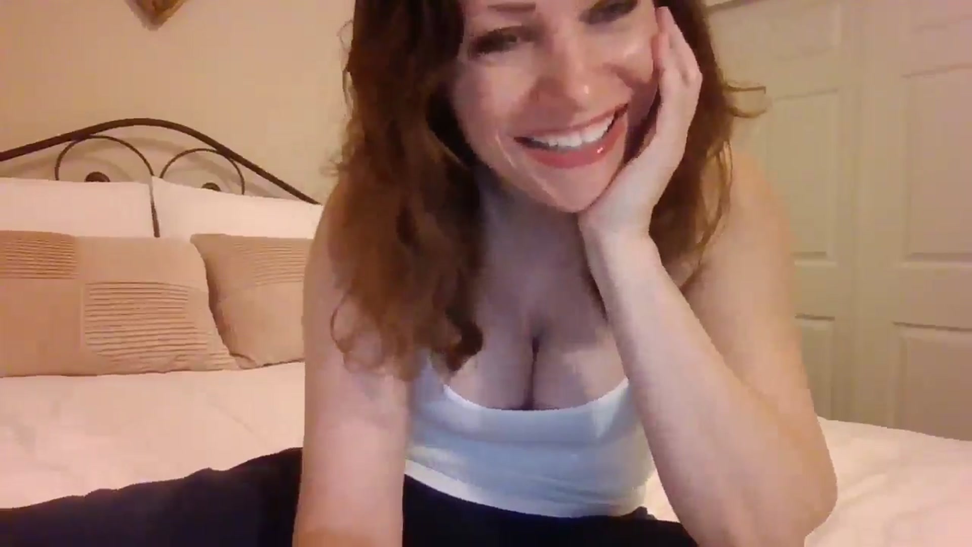 Gallery image thumbnail from LVDOLL's myfreecams stream on, 03/03/2025, 03:23 image 20 of 20