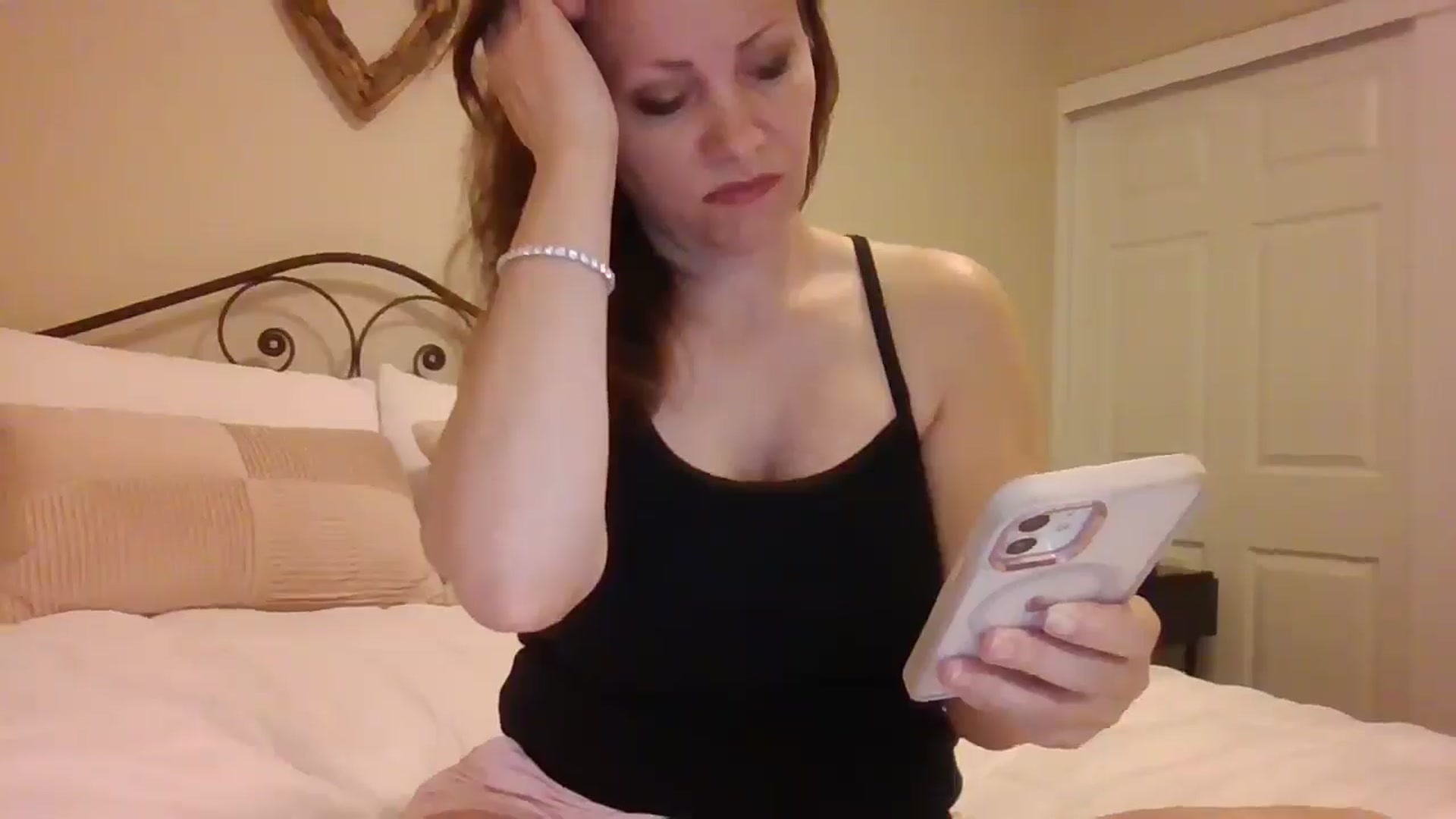 Gallery image thumbnail from LVDOLL's myfreecams stream on, 03/05/2025, 06:30 image 10 of 20