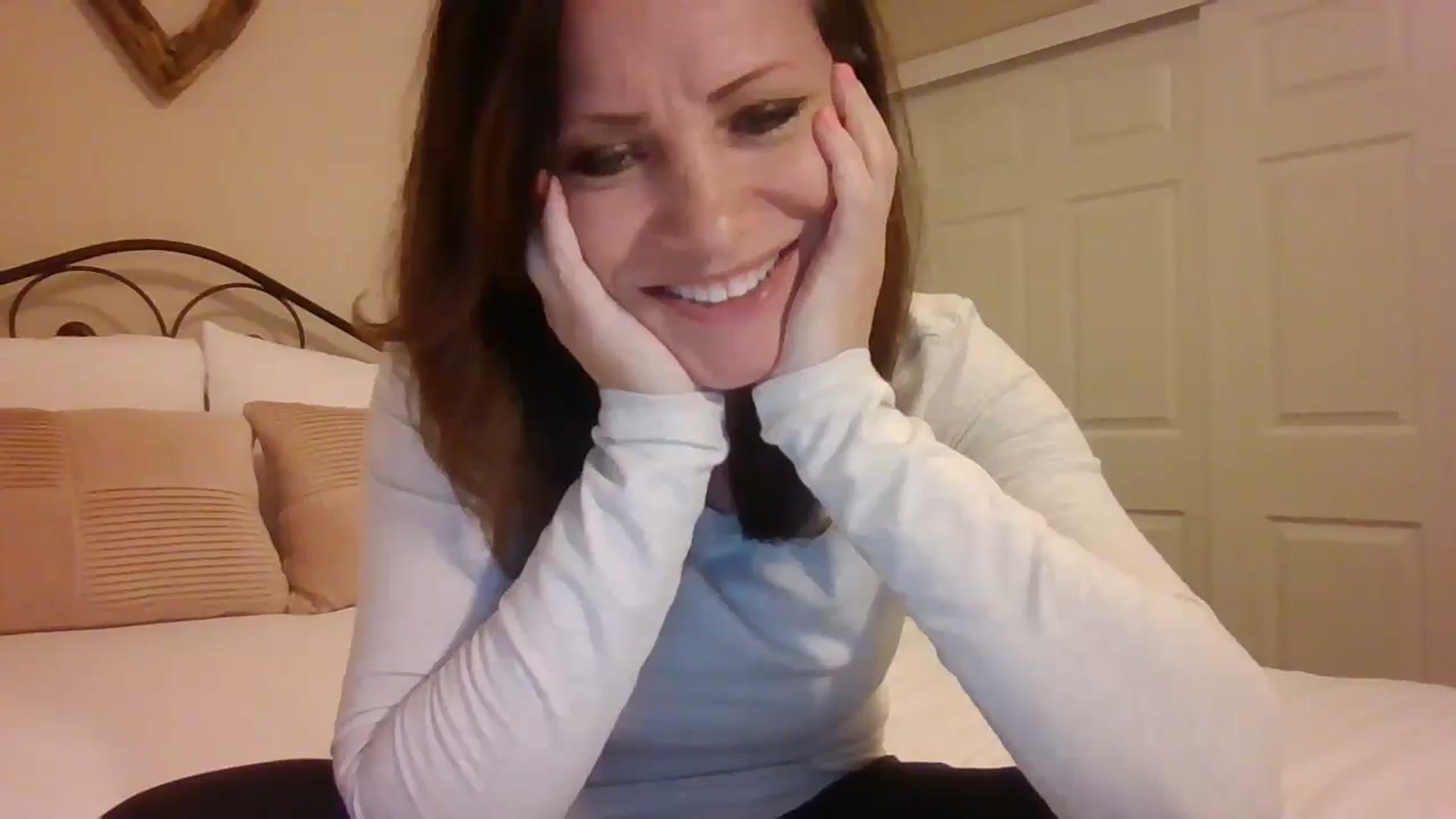 Gallery image thumbnail from LVDOLL's myfreecams stream on, 03/12/2025, 07:09 image 5 of 20