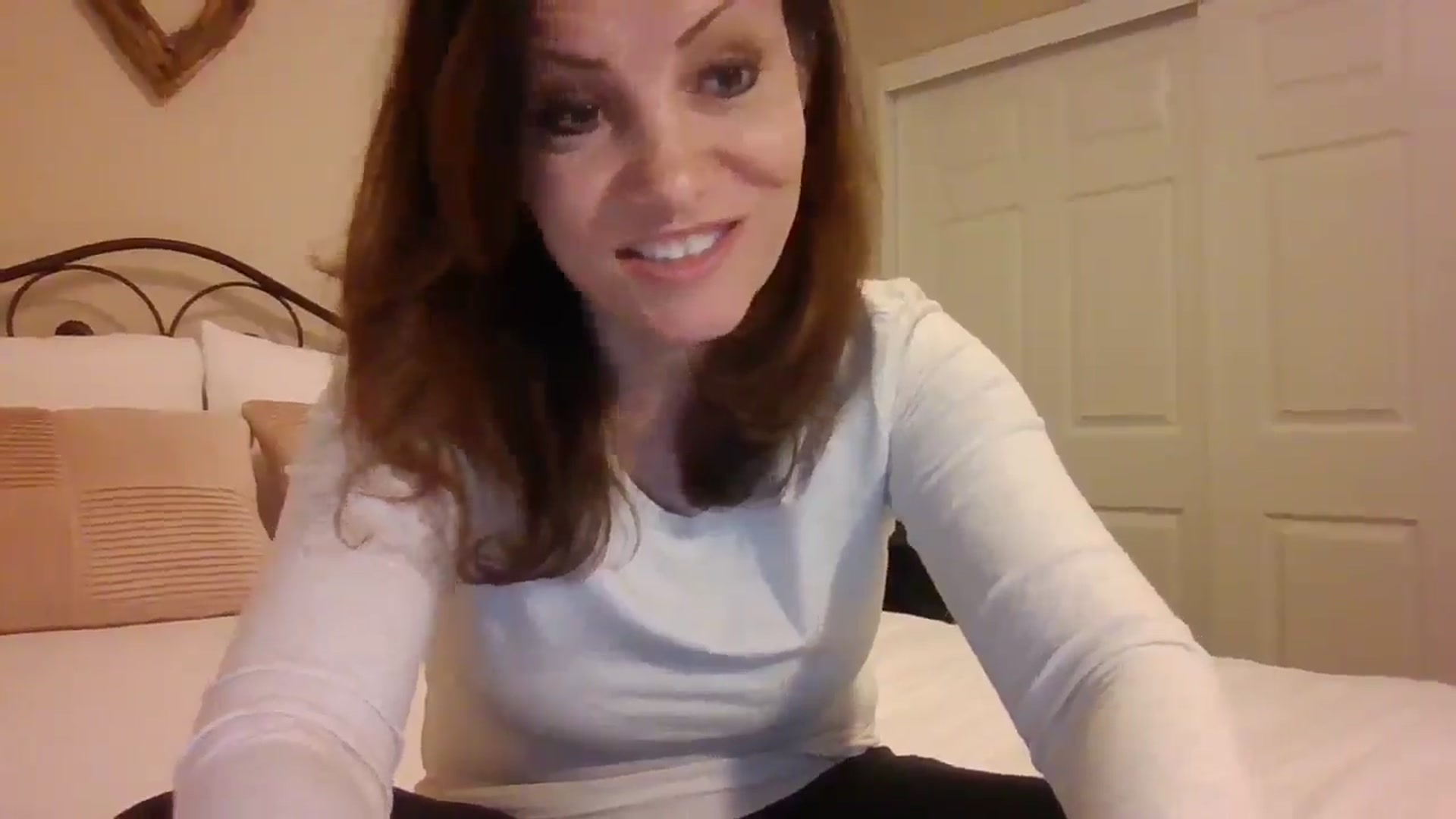 Gallery image thumbnail from LVDOLL's myfreecams stream on, 03/12/2025, 07:09 image 4 of 20