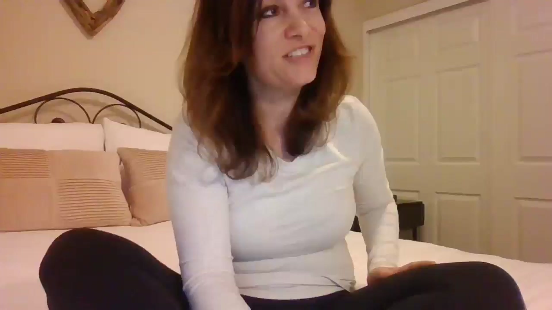 Gallery image thumbnail from LVDOLL's myfreecams stream on, 03/12/2025, 07:09 image 1 of 20