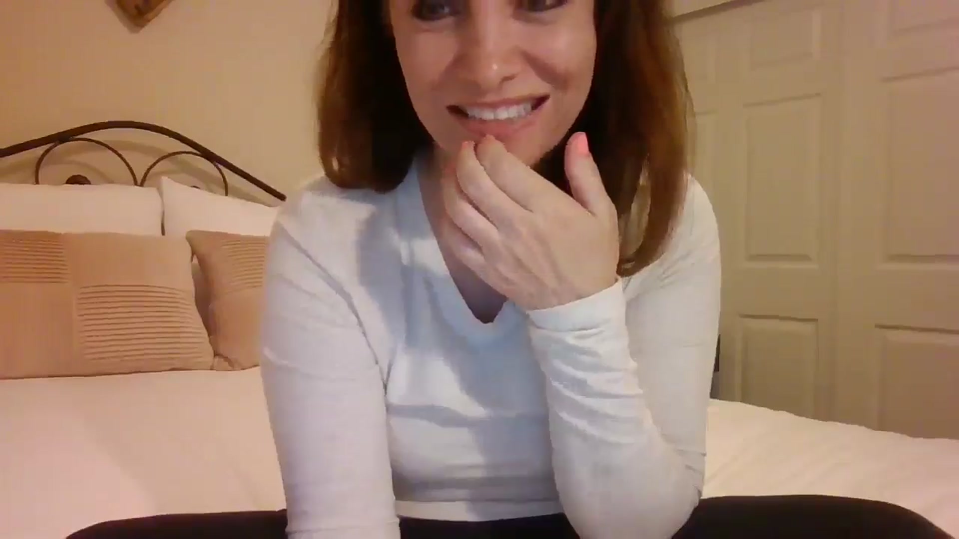 Gallery image thumbnail from LVDOLL's myfreecams stream on, 03/12/2025, 07:09 image 13 of 20