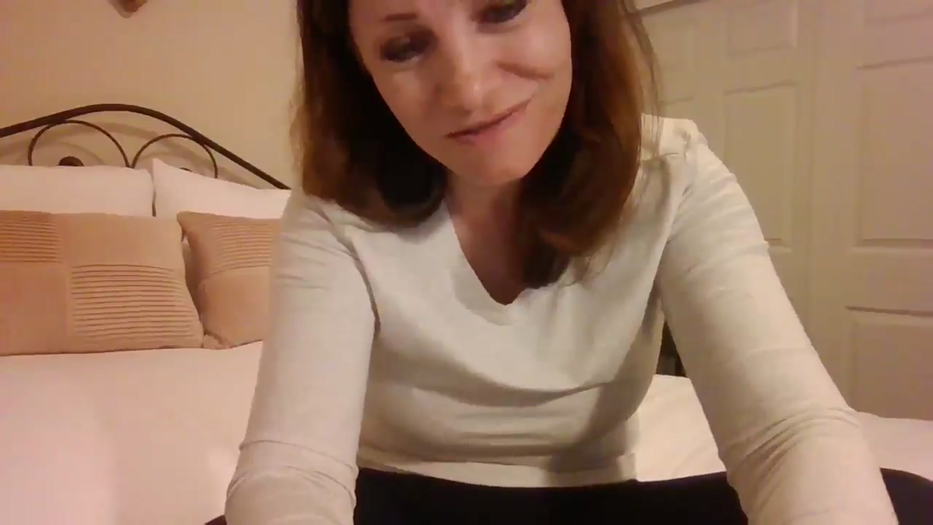 Gallery image thumbnail from LVDOLL's myfreecams stream on, 03/12/2025, 07:09 image 15 of 20