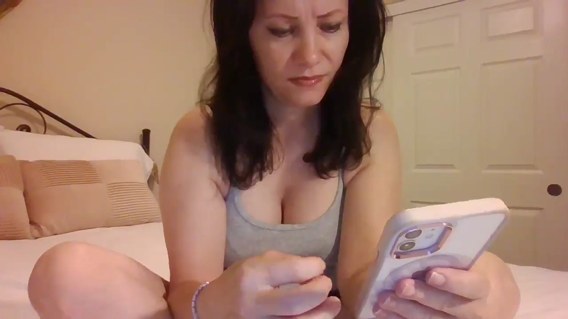 Gallery image thumbnail from LVDOLL's myfreecams stream on, 03/19/2025, 04:04 image 9 of 20