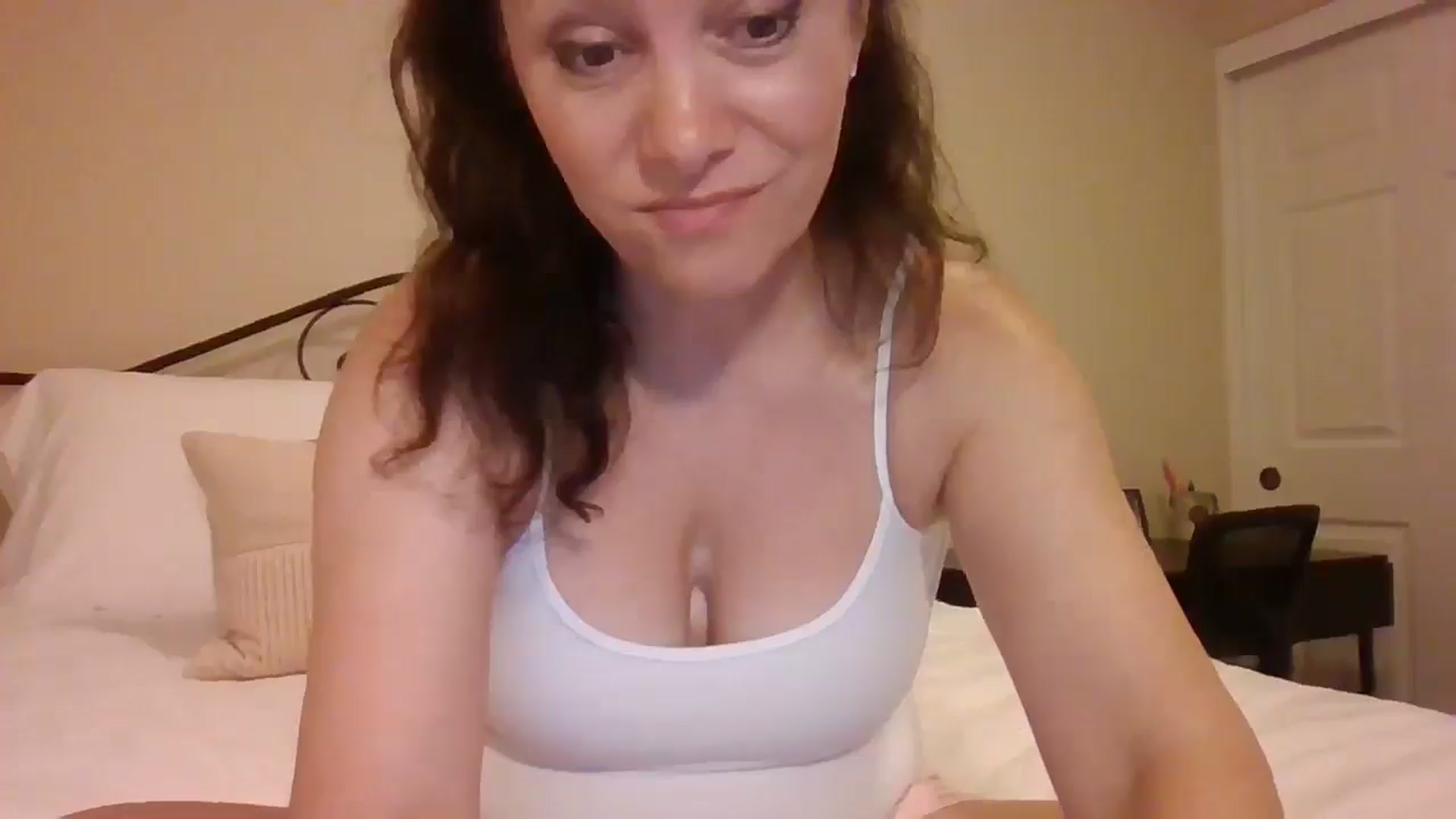 Gallery image thumbnail from LVDOLL's myfreecams stream on, 03/31/2025, 04:34 image 6 of 20