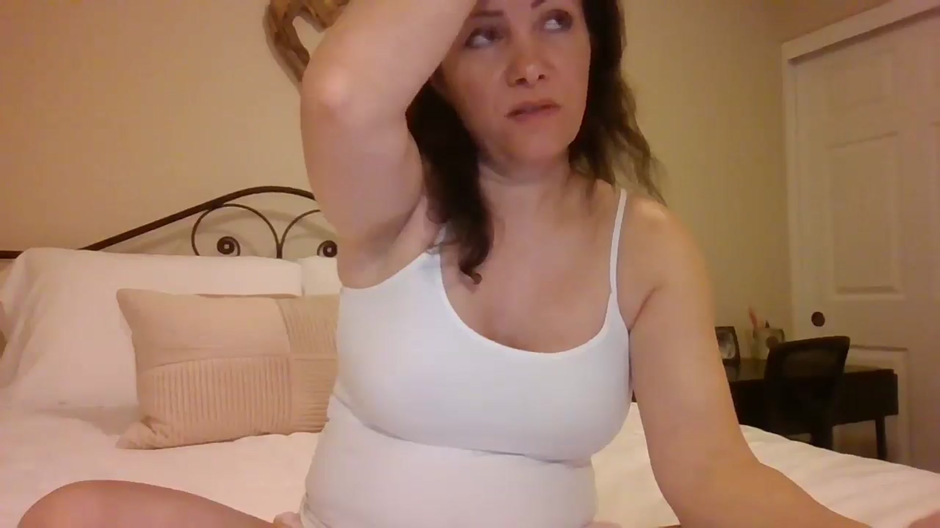 Gallery image thumbnail from LVDOLL's myfreecams stream on, 03/31/2025, 04:34 image 8 of 20