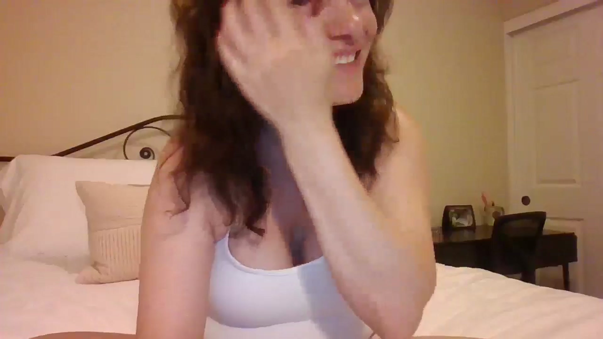 Gallery image thumbnail from LVDOLL's myfreecams stream on, 03/31/2025, 04:34 image 10 of 20