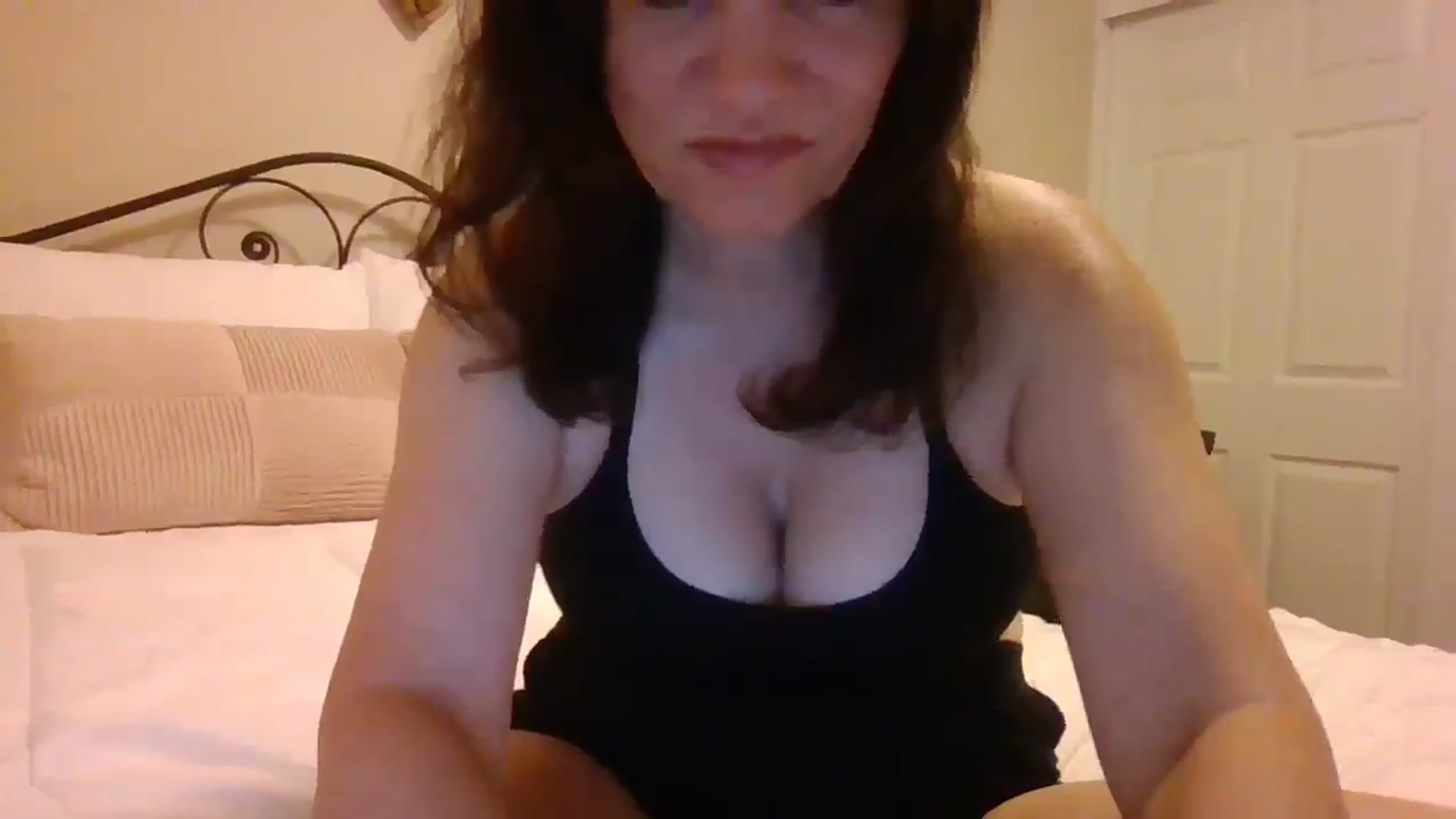 Gallery image thumbnail from LVDOLL's myfreecams stream on, 04/03/2025, 06:47 image 14 of 20