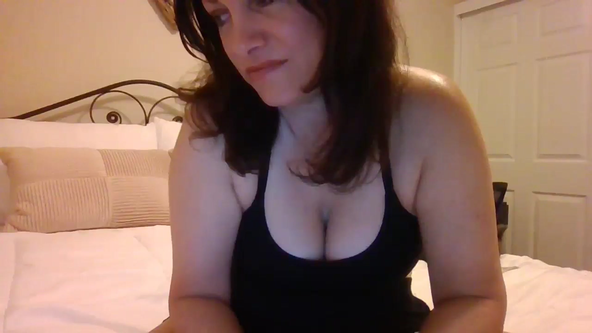 Gallery image thumbnail from LVDOLL's myfreecams stream on, 04/03/2025, 06:47 image 15 of 20