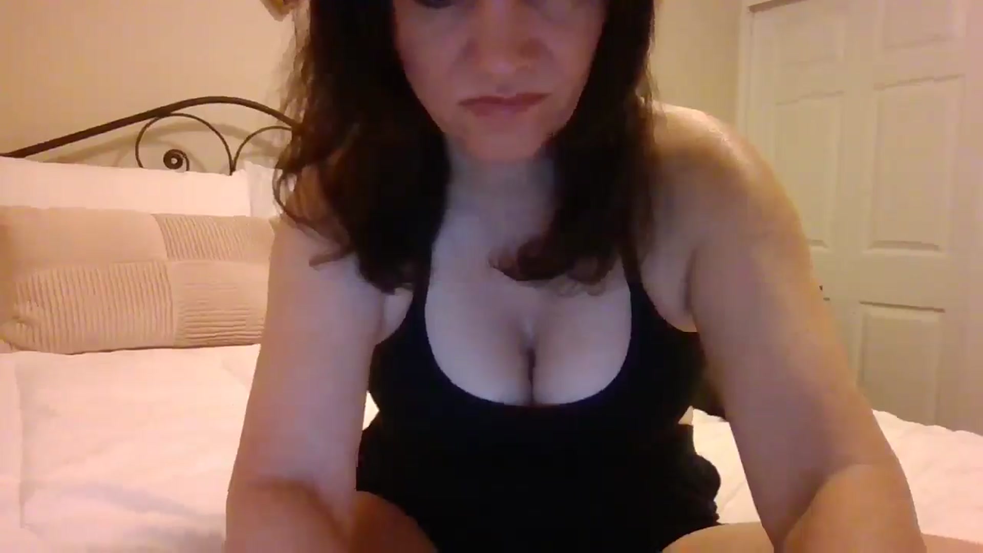 Gallery image thumbnail from LVDOLL's myfreecams stream on, 04/03/2025, 06:47 image 13 of 20