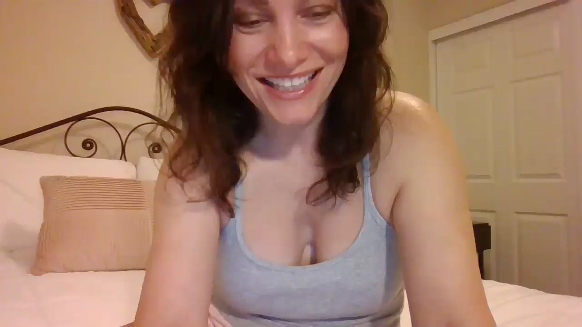 Gallery image thumbnail from LVDOLL's myfreecams stream on, 04/05/2025, 06:25 image 1 of 20