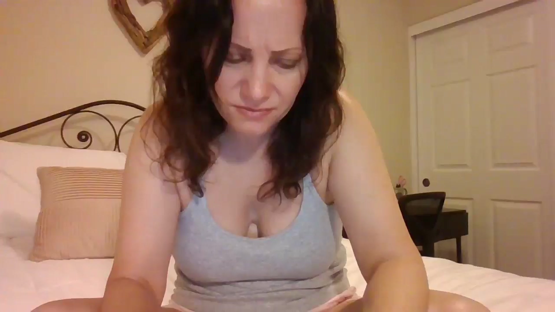 Gallery image thumbnail from LVDOLL's myfreecams stream on, 04/05/2025, 06:25 image 2 of 20