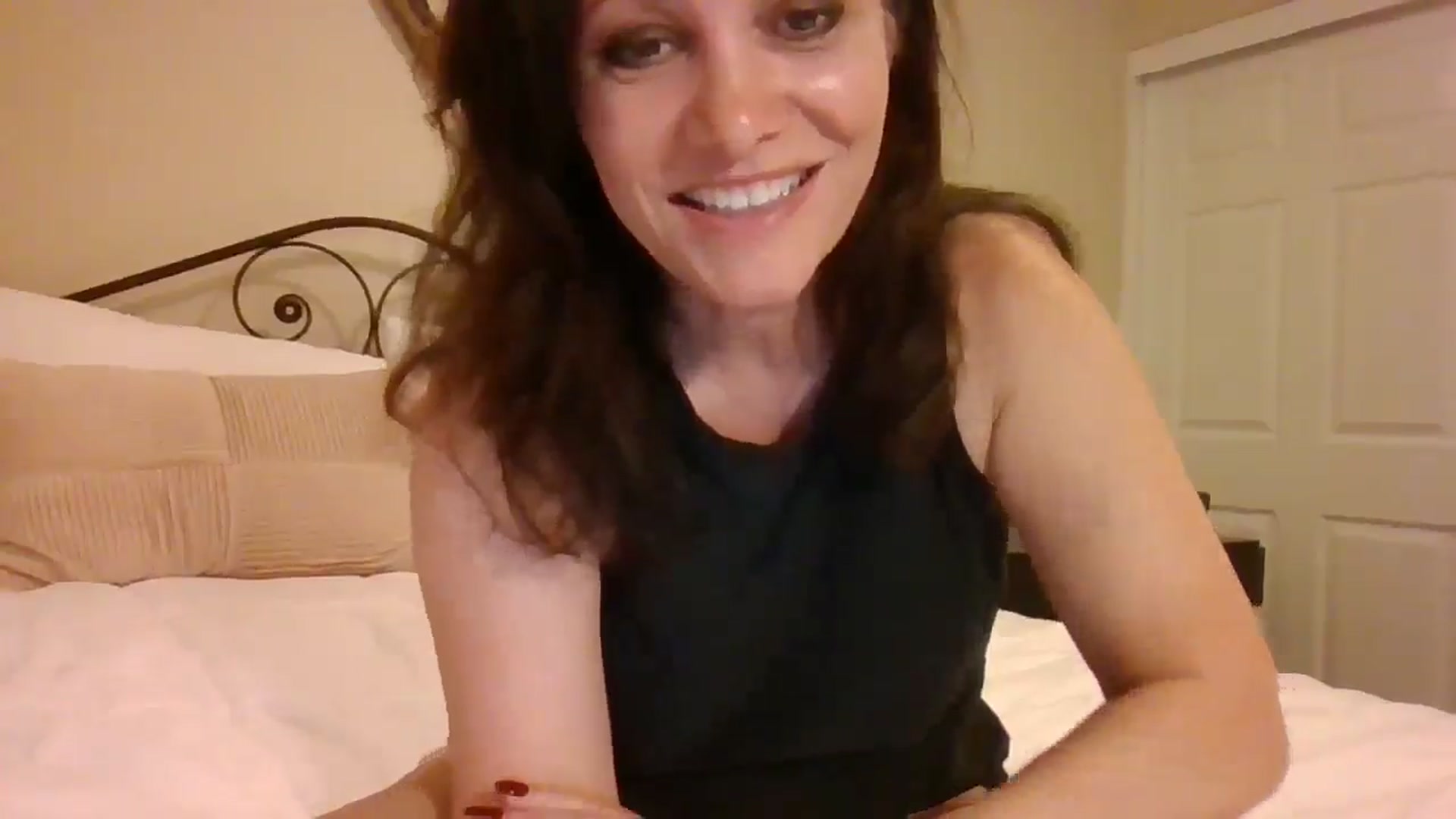 Gallery image thumbnail from LVDOLL's myfreecams stream on, 04/08/2025, 05:48 image 3 of 20