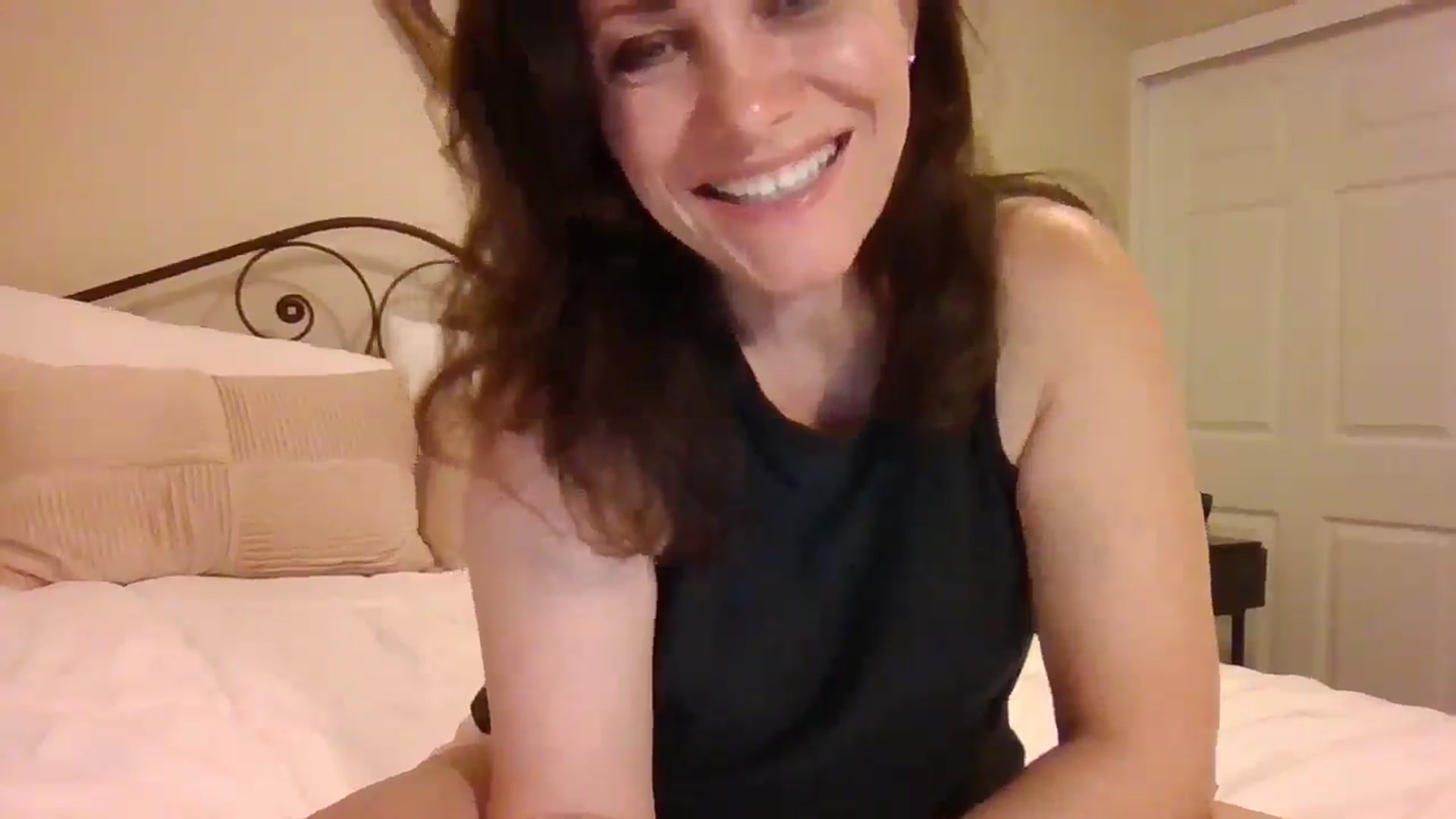 Gallery image thumbnail from LVDOLL's myfreecams stream on, 04/08/2025, 05:48 image 2 of 20