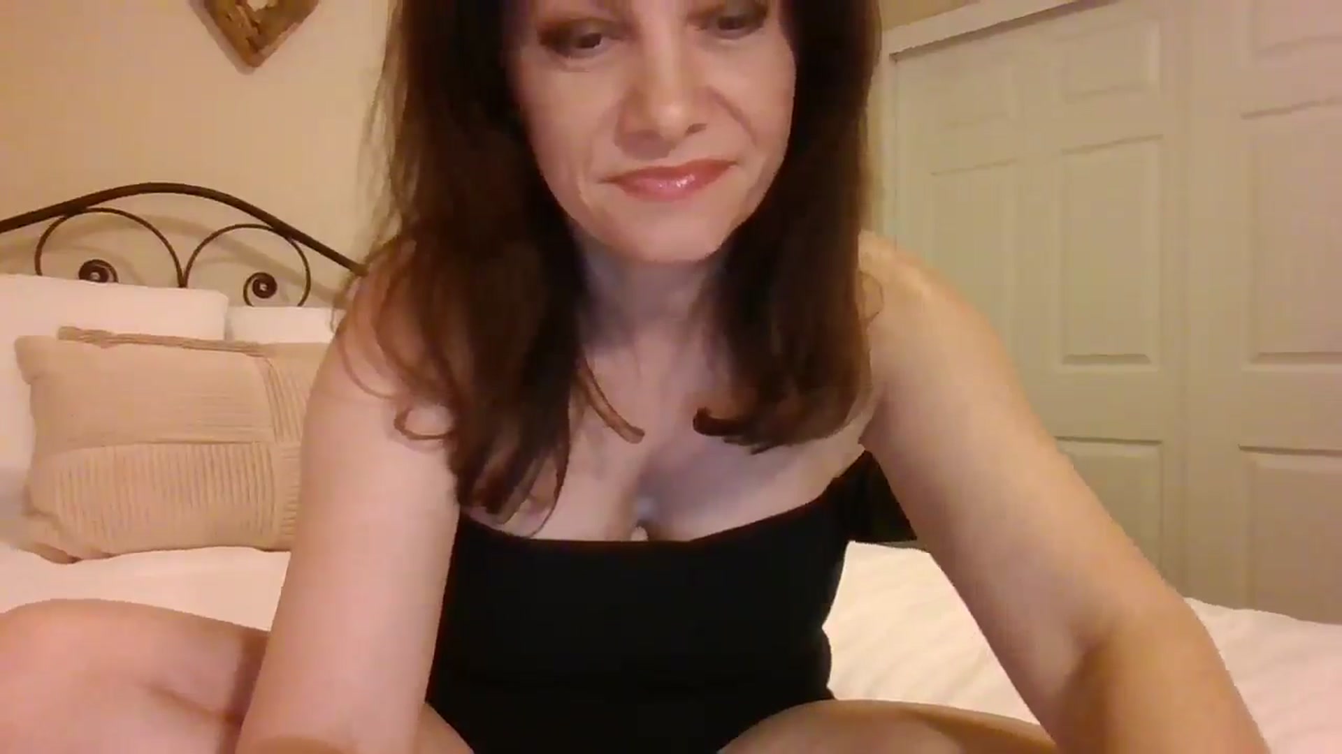 Gallery image thumbnail from LVDOLL's myfreecams stream on, 04/13/2025, 06:09 image 18 of 20