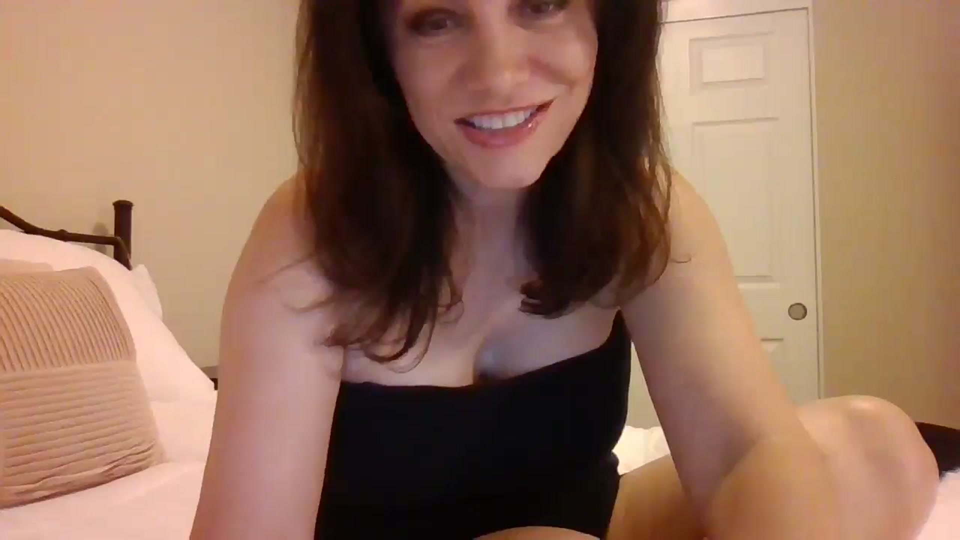 Gallery image thumbnail from LVDOLL's myfreecams stream on, 04/13/2025, 06:09 image 7 of 20