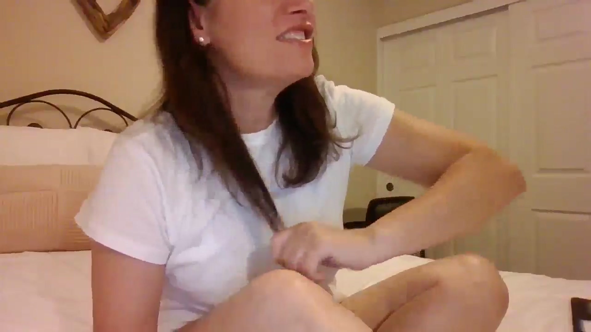 Gallery image thumbnail from LVDOLL's myfreecams stream on, 04/17/2025, 03:28 image 11 of 20