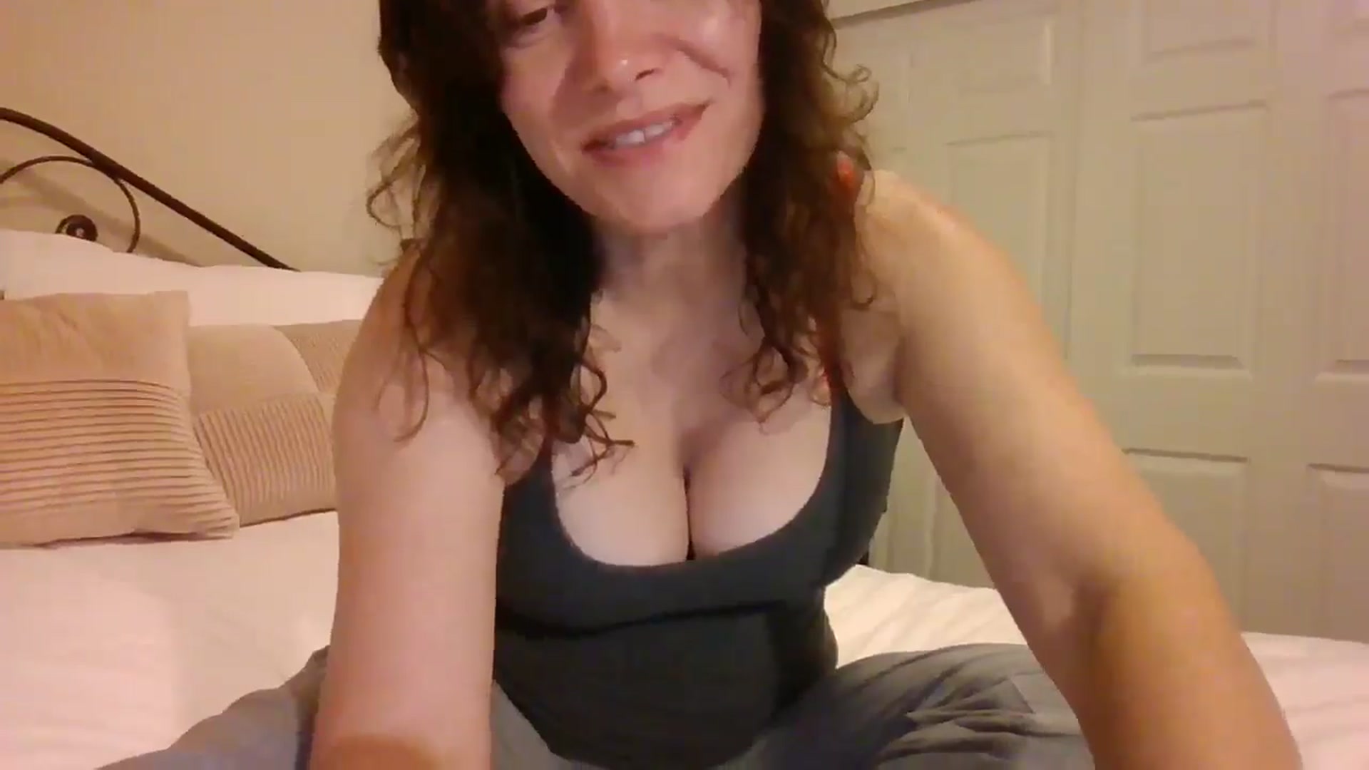 Gallery image thumbnail from LVDOLL's myfreecams stream on, 04/18/2025, 03:20 image 4 of 20