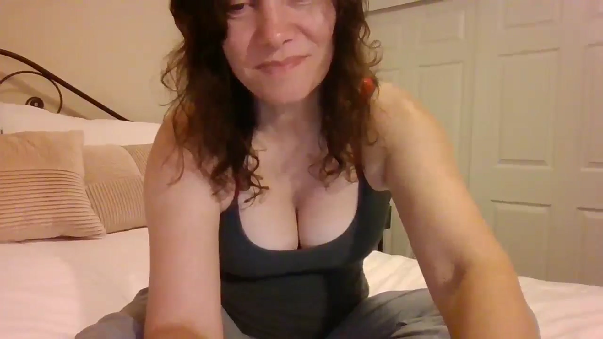 Gallery image thumbnail from LVDOLL's myfreecams stream on, 04/18/2025, 03:20 image 6 of 20