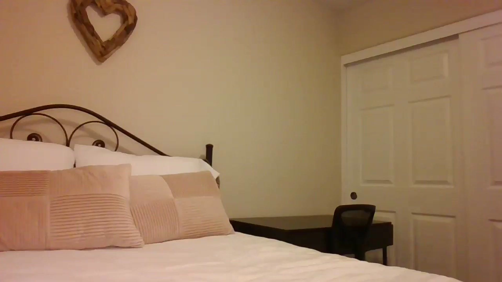 Gallery image thumbnail from LVDOLL's myfreecams stream on, 04/18/2025, 03:20 image 9 of 20