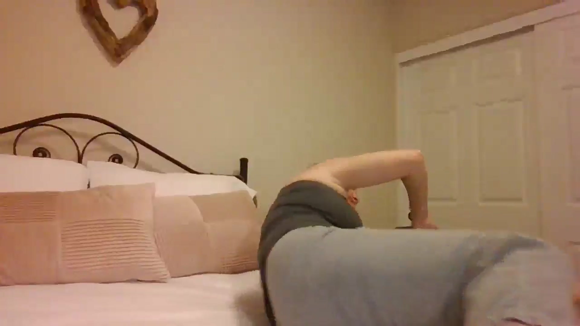 Gallery image thumbnail from LVDOLL's myfreecams stream on, 04/18/2025, 03:20 image 8 of 20