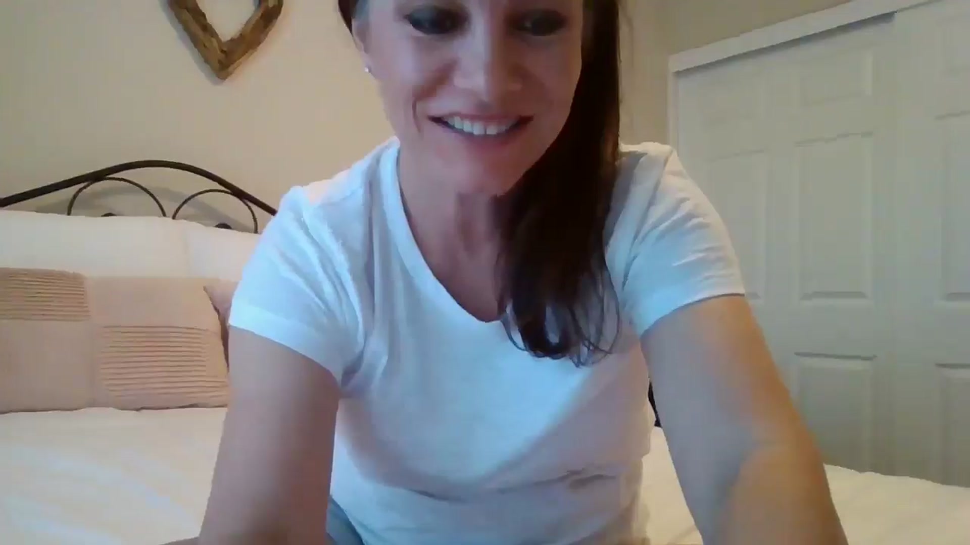 Gallery image thumbnail from LVDOLL's myfreecams stream on, 04/26/2025, 01:46 image 5 of 20