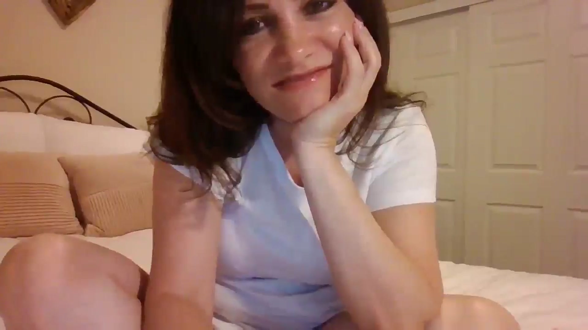 Gallery image thumbnail from LVDOLL's myfreecams stream on, 04/26/2025, 02:55 image 18 of 20