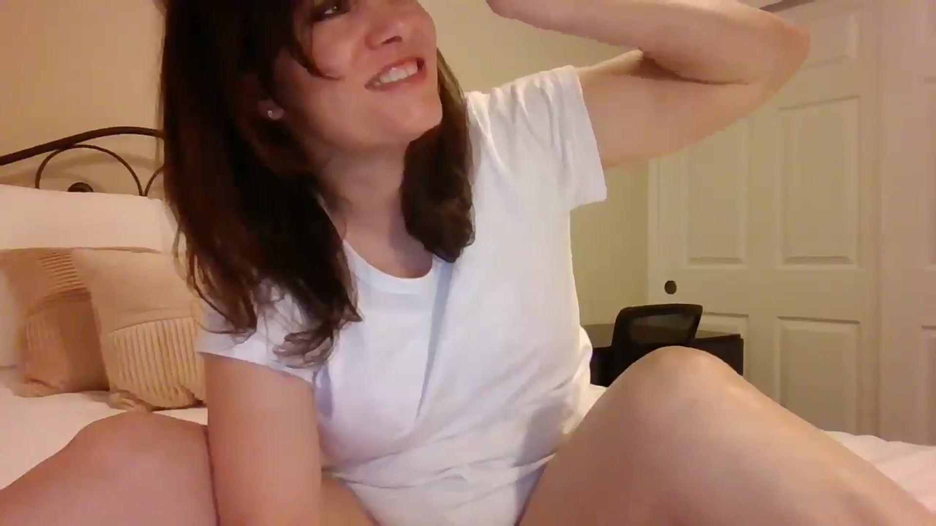 Gallery image thumbnail from LVDOLL's myfreecams stream on, 04/26/2025, 04:11 image 6 of 20