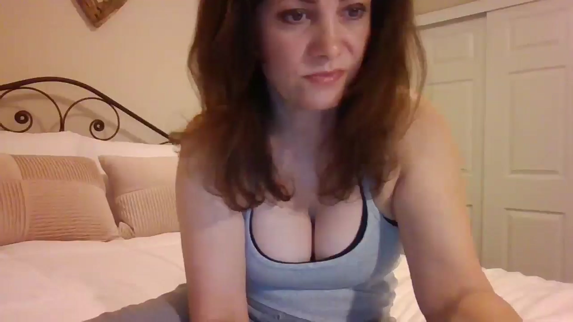 Gallery image thumbnail from LVDOLL's myfreecams stream on, 05/06/2025, 03:26 image 18 of 20