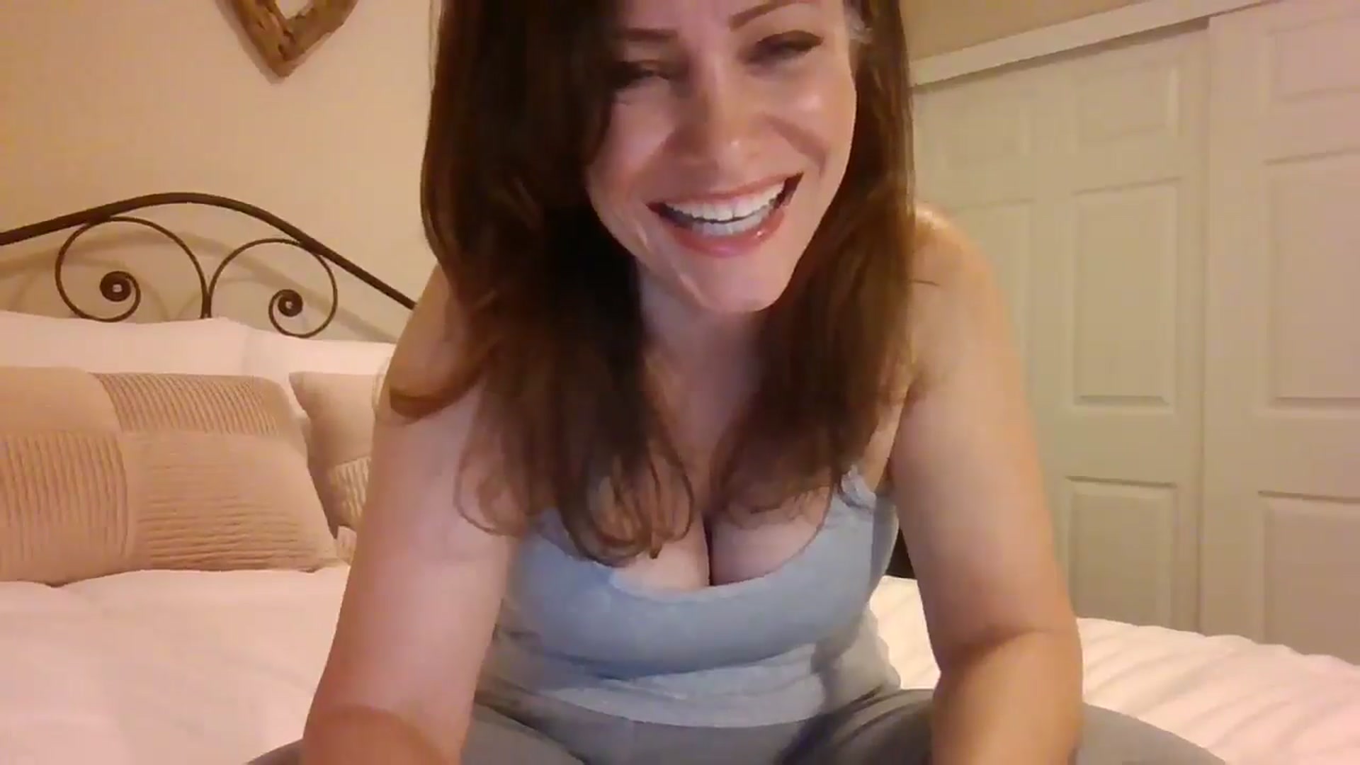Gallery image thumbnail from LVDOLL's myfreecams stream on, 05/06/2025, 03:26 image 8 of 20