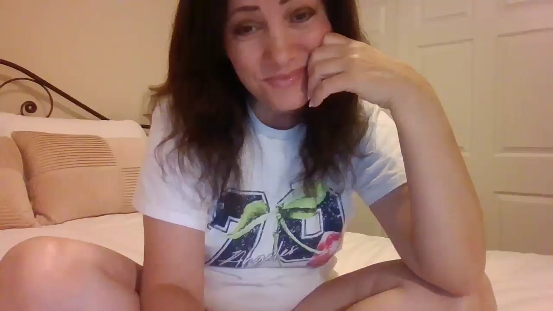 Gallery image thumbnail from LVDOLL's myfreecams stream on, 05/18/2025, 03:06 image 19 of 20
