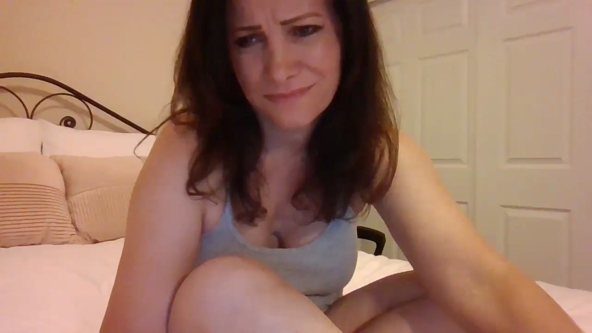 Gallery image thumbnail from LVDOLL's myfreecams stream on, 05/20/2025, 05:50 image 18 of 20
