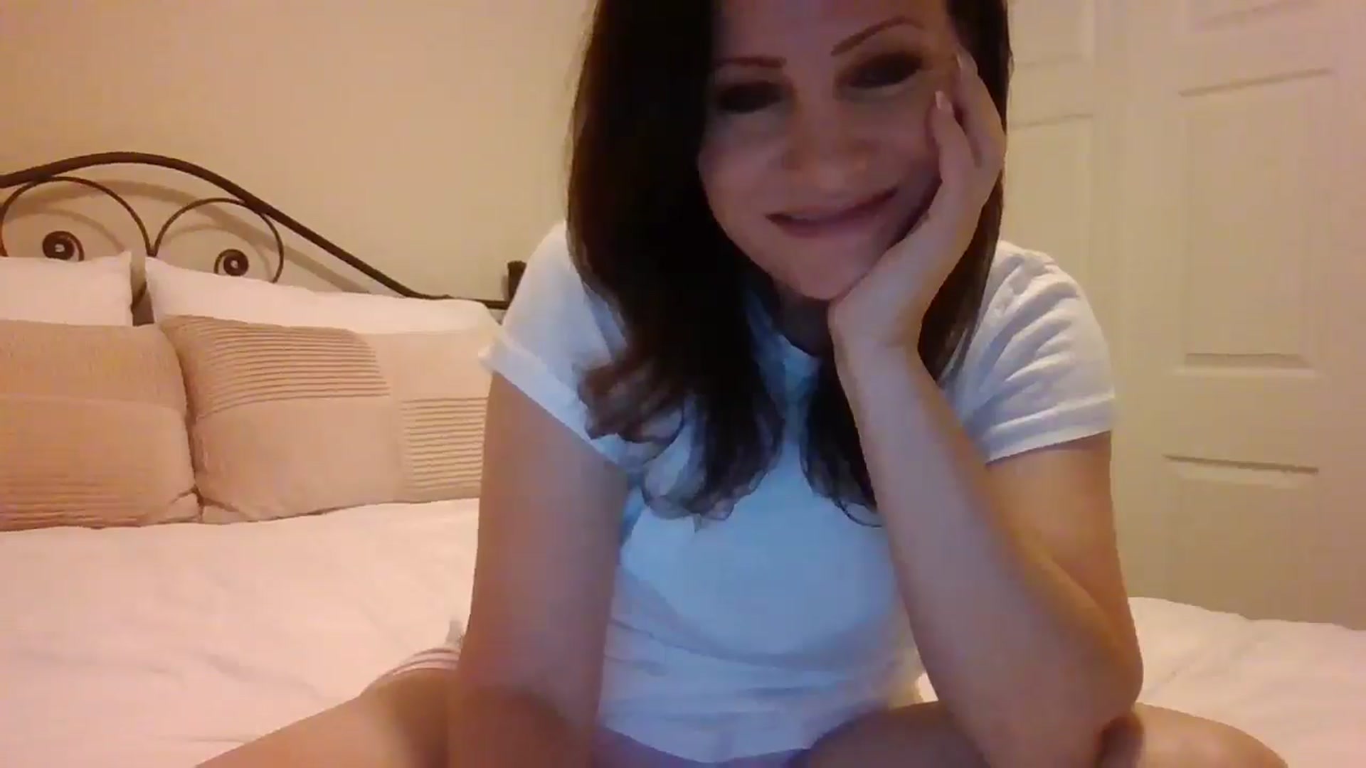 Gallery image thumbnail from LVDOLL's myfreecams stream on, 05/26/2025, 03:54 image 20 of 20