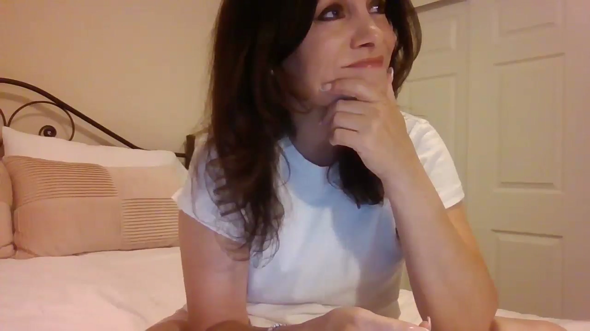 Gallery image thumbnail from LVDOLL's myfreecams stream on, 05/26/2025, 03:54 image 8 of 20