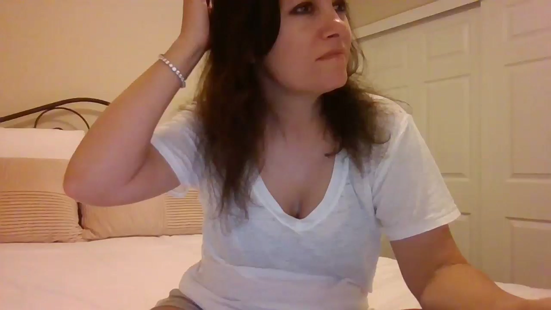 Gallery image thumbnail from LVDOLL's myfreecams stream on, 05/28/2025, 04:16 image 12 of 20