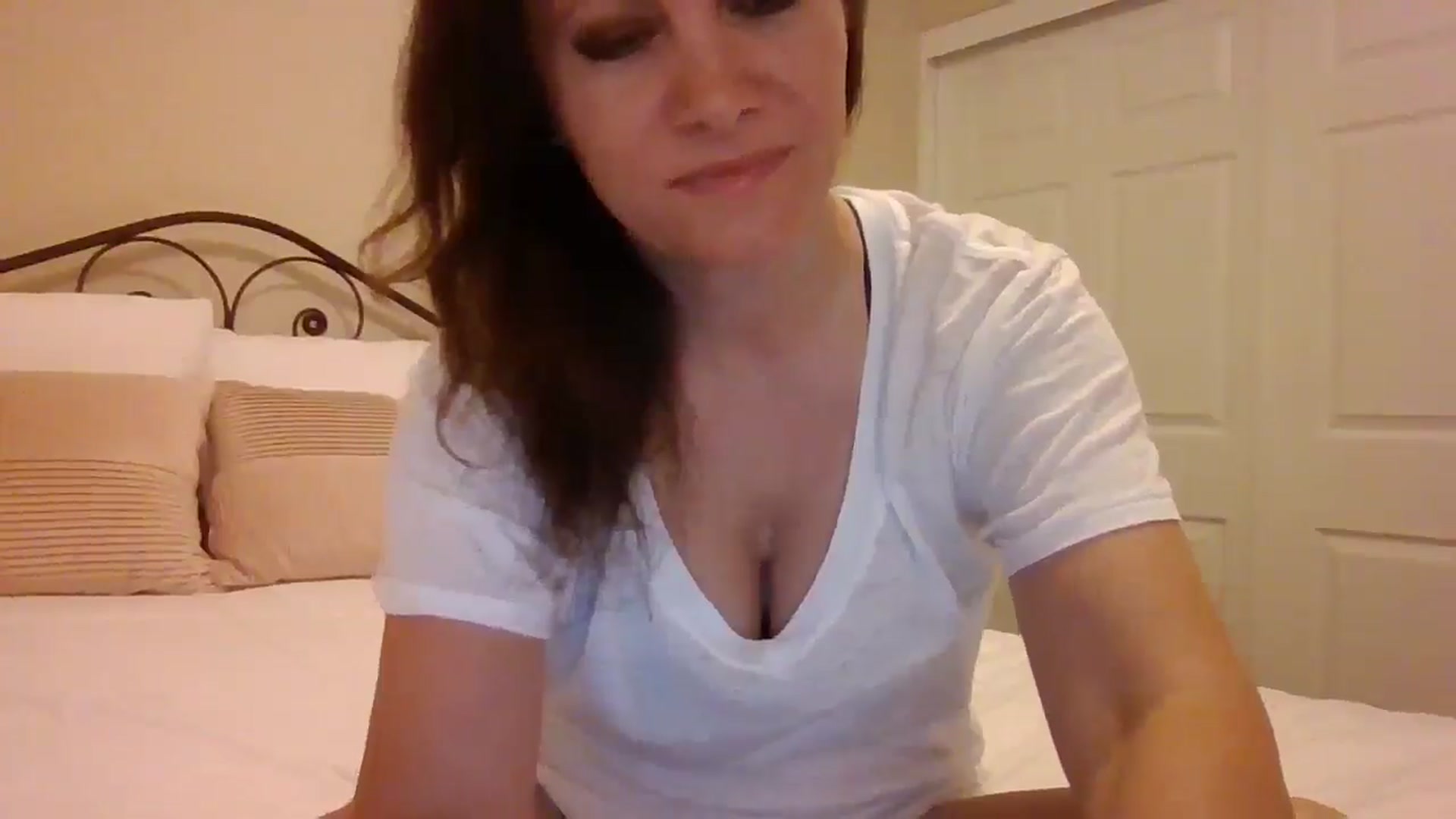 Gallery image thumbnail from LVDOLL's myfreecams stream on, 05/28/2025, 04:16 image 14 of 20