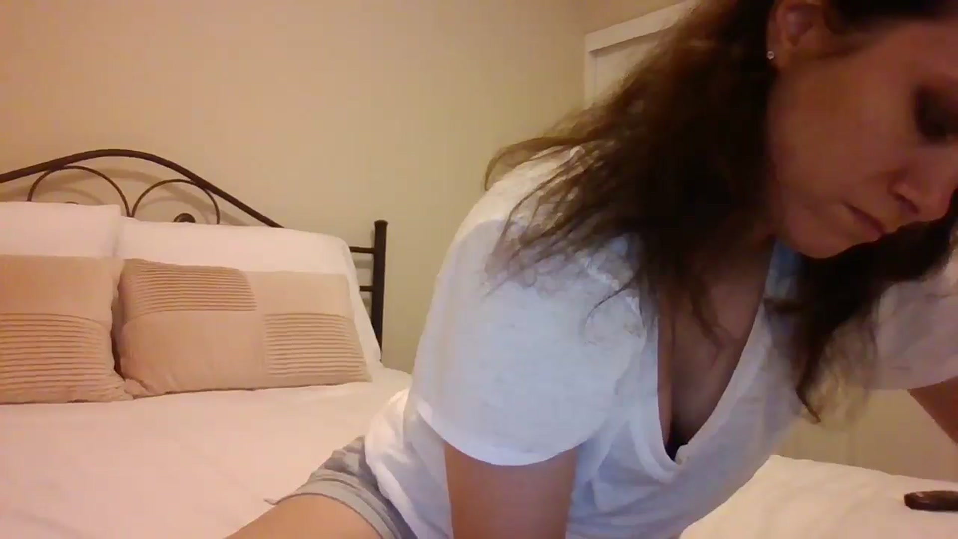 Gallery image thumbnail from LVDOLL's myfreecams stream on, 05/28/2025, 04:16 image 19 of 20