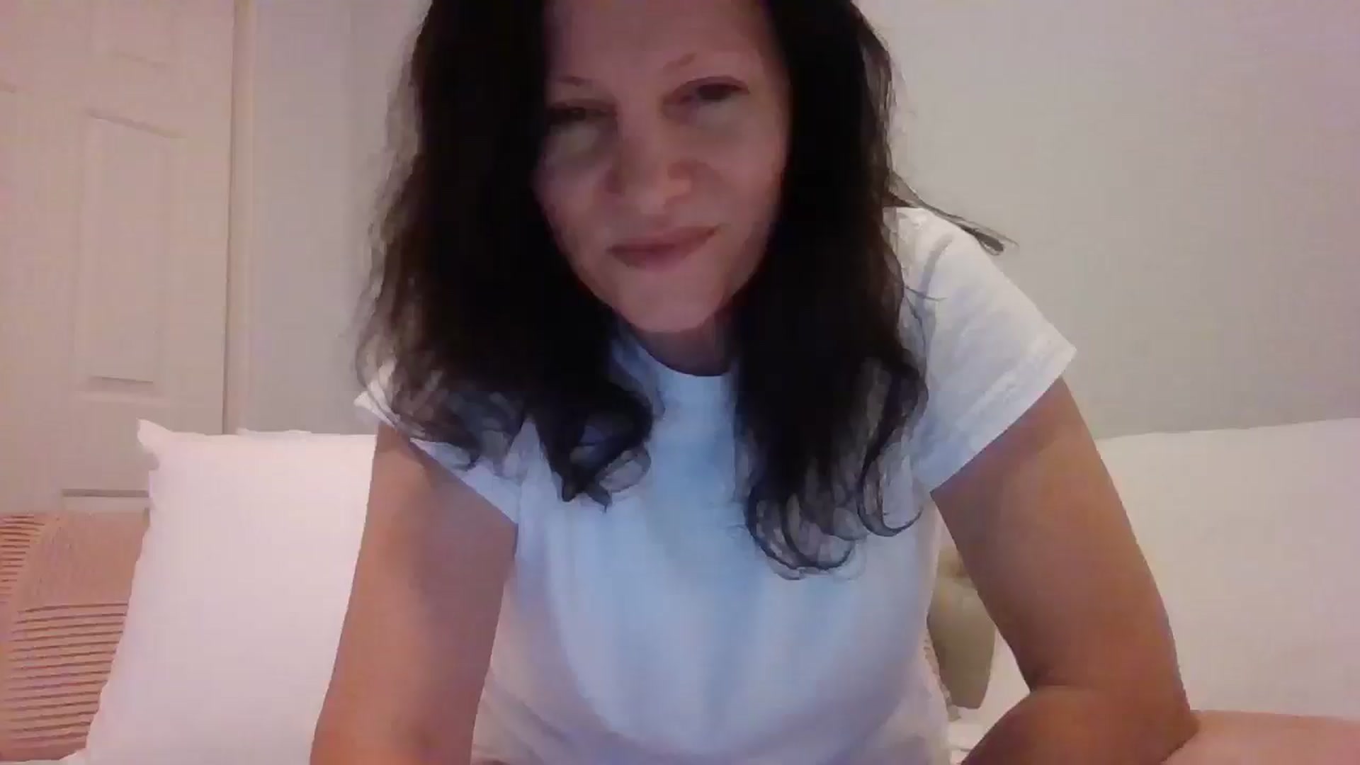 Gallery image thumbnail from LVDOLL's myfreecams stream on, 06/19/2025, 06:02 image 16 of 20