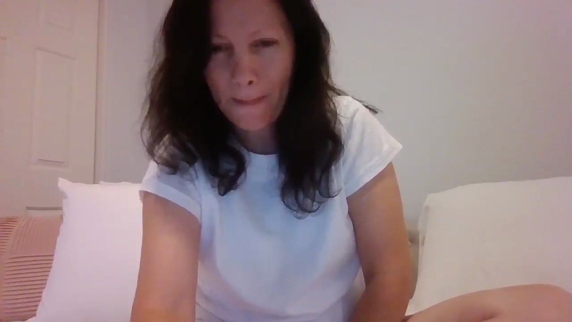 Gallery image thumbnail from LVDOLL's myfreecams stream on, 06/19/2025, 06:02 image 18 of 20
