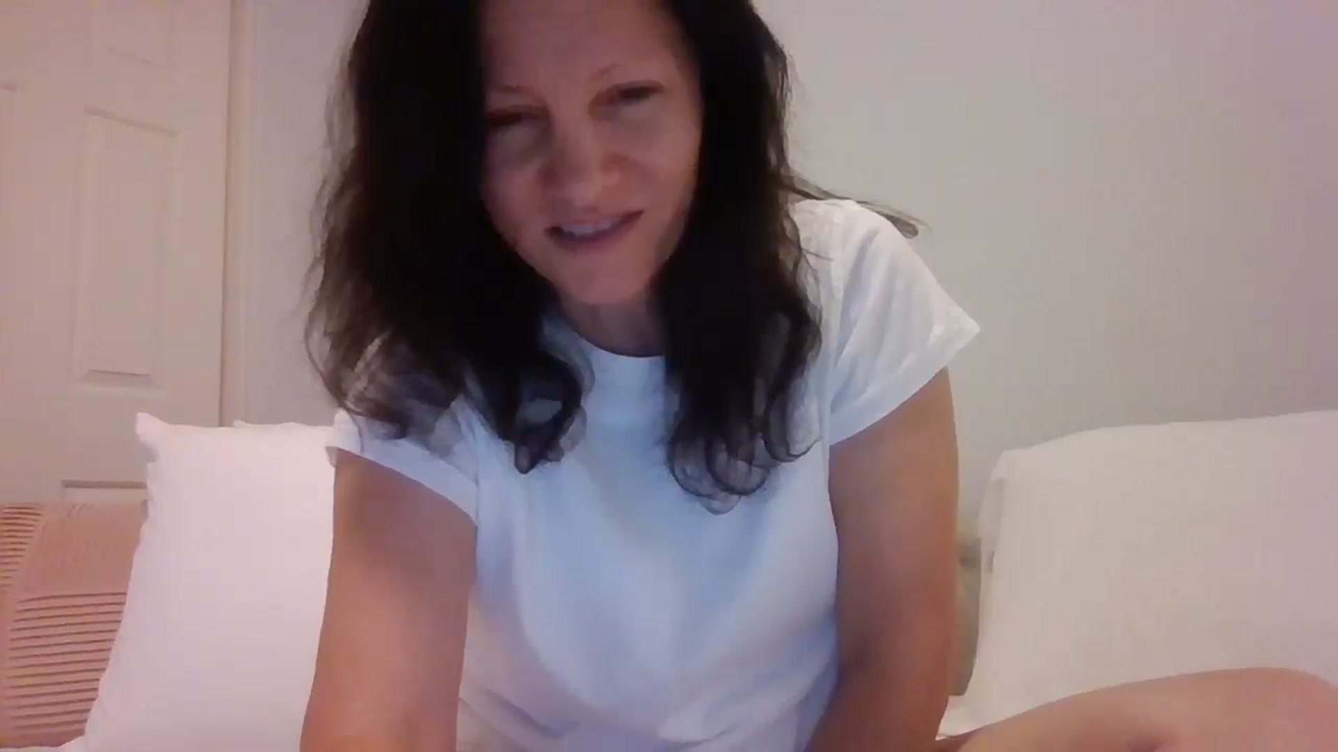 Gallery image thumbnail from LVDOLL's myfreecams stream on, 06/19/2025, 06:02 image 13 of 20
