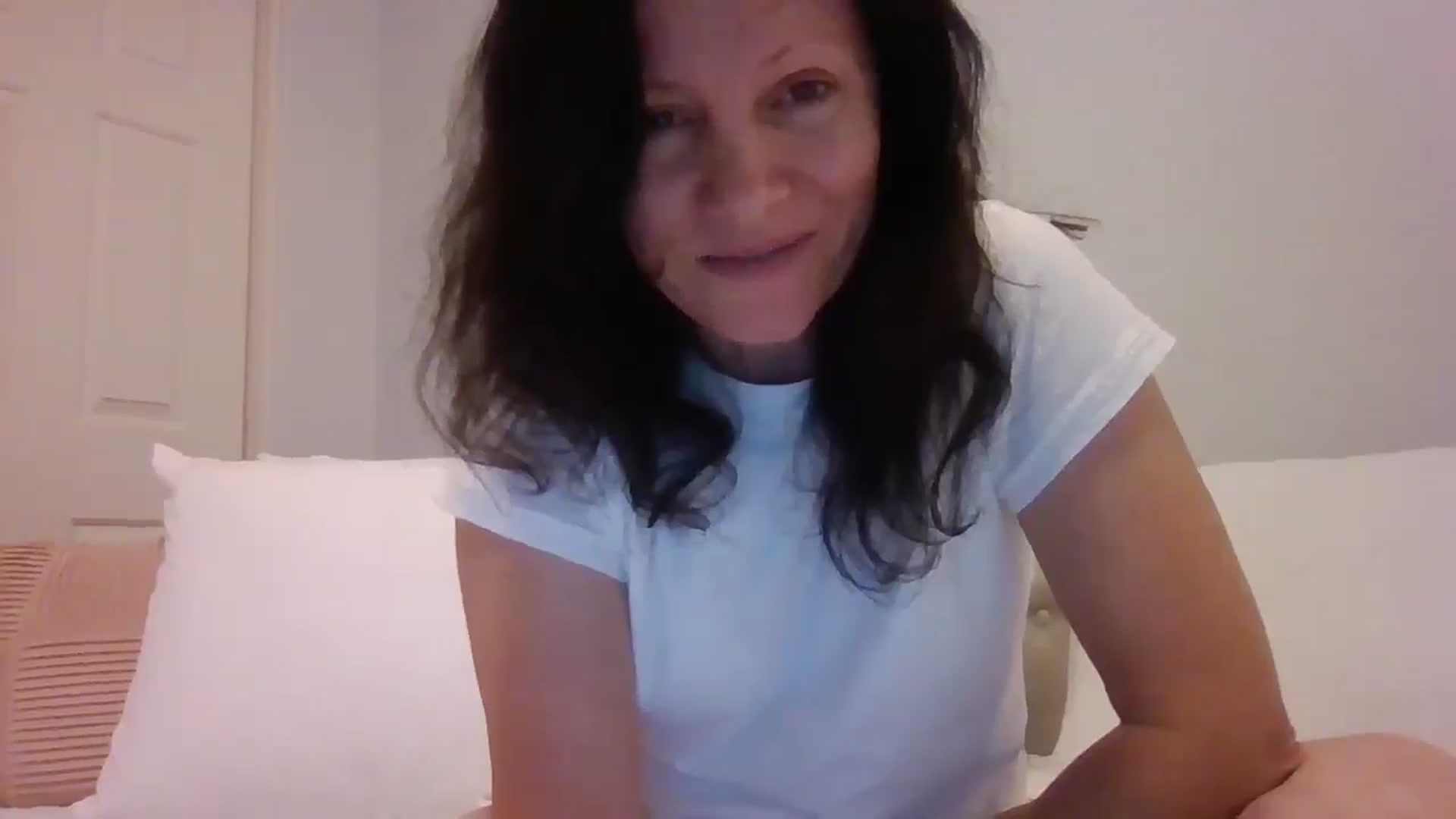 Gallery image thumbnail from LVDOLL's myfreecams stream on, 06/19/2025, 06:02 image 6 of 20
