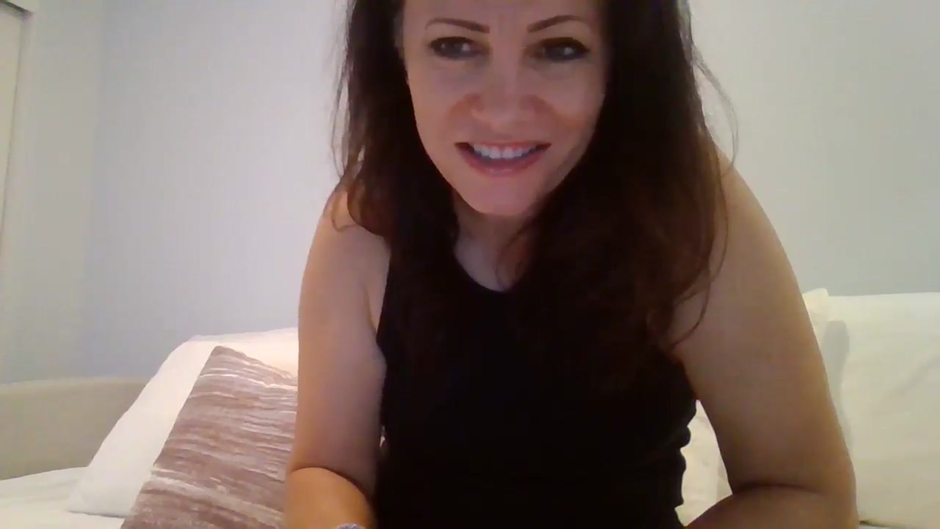 Gallery image thumbnail from LVDOLL's myfreecams stream on, 08/18/2025, 02:23 image 13 of 20