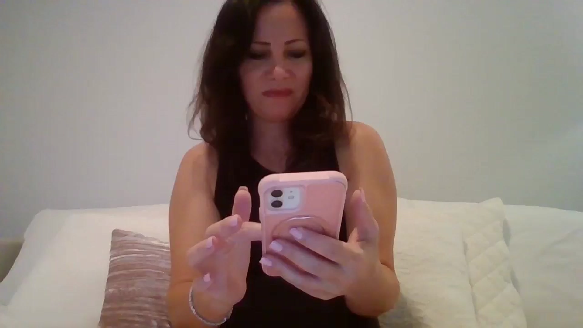 Gallery image thumbnail from LVDOLL's myfreecams stream on, 08/18/2025, 05:18 image 1 of 20