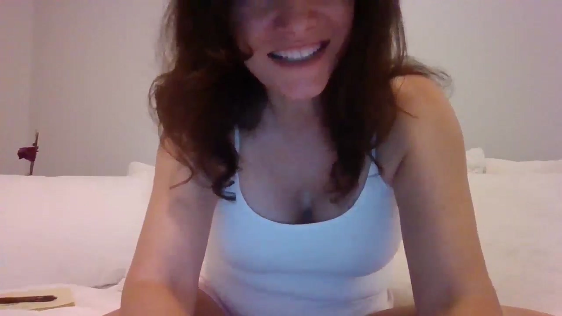 Gallery image thumbnail from LVDOLL's myfreecams stream on, 08/19/2025, 04:24 image 10 of 20