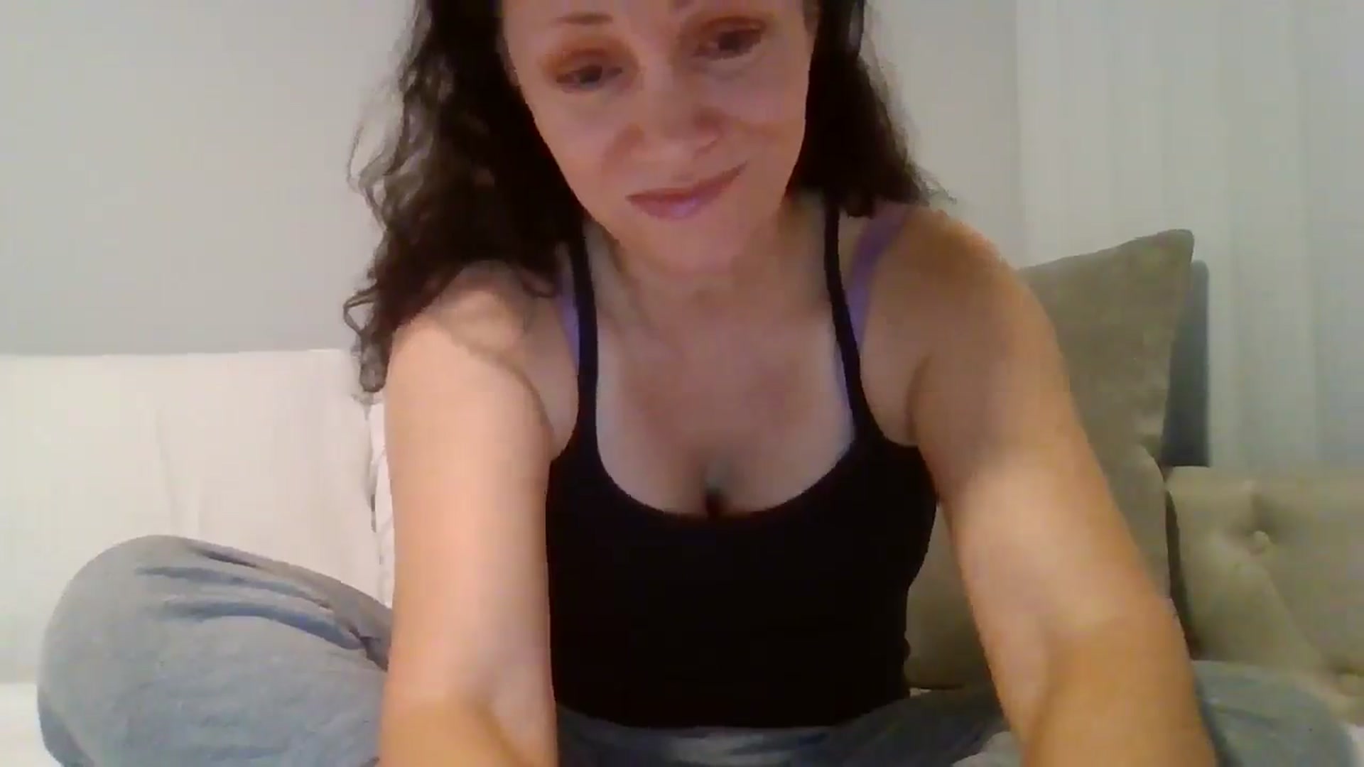 Gallery image thumbnail from LVDOLL's myfreecams stream on, 11/18/2025, 04:56 image 15 of 20