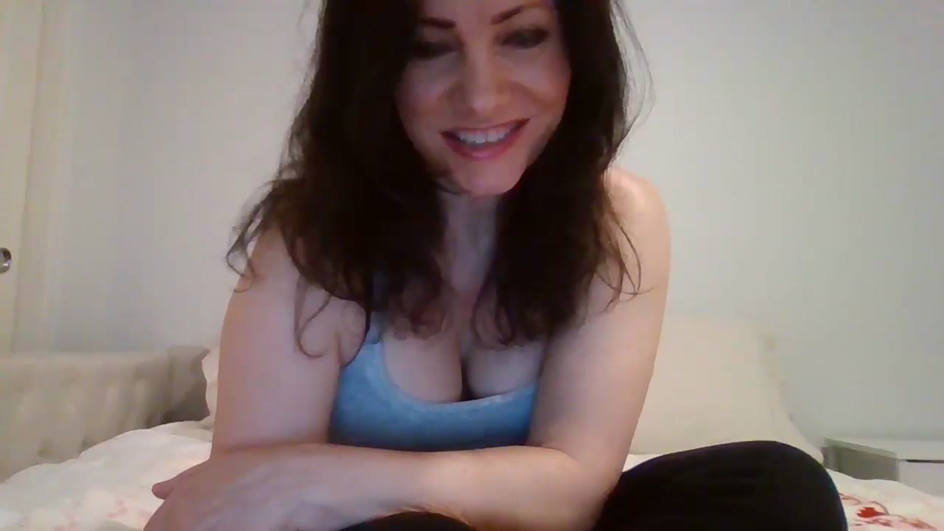 Gallery image thumbnail from LVDOLL's myfreecams stream on, 12/31/2025, 03:44 image 13 of 20
